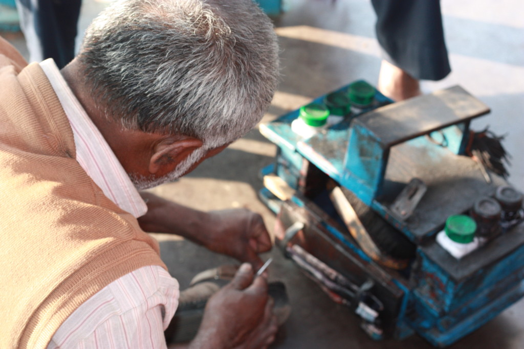 Shoeshine on the Ganges in Kolkotta